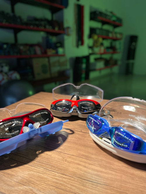 Swimming goggles